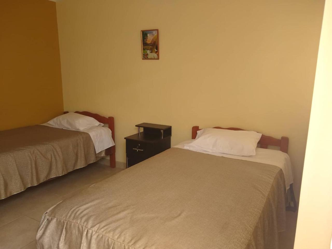 Hospedaje Golden Inn กามานา ภายนอก รูปภาพ